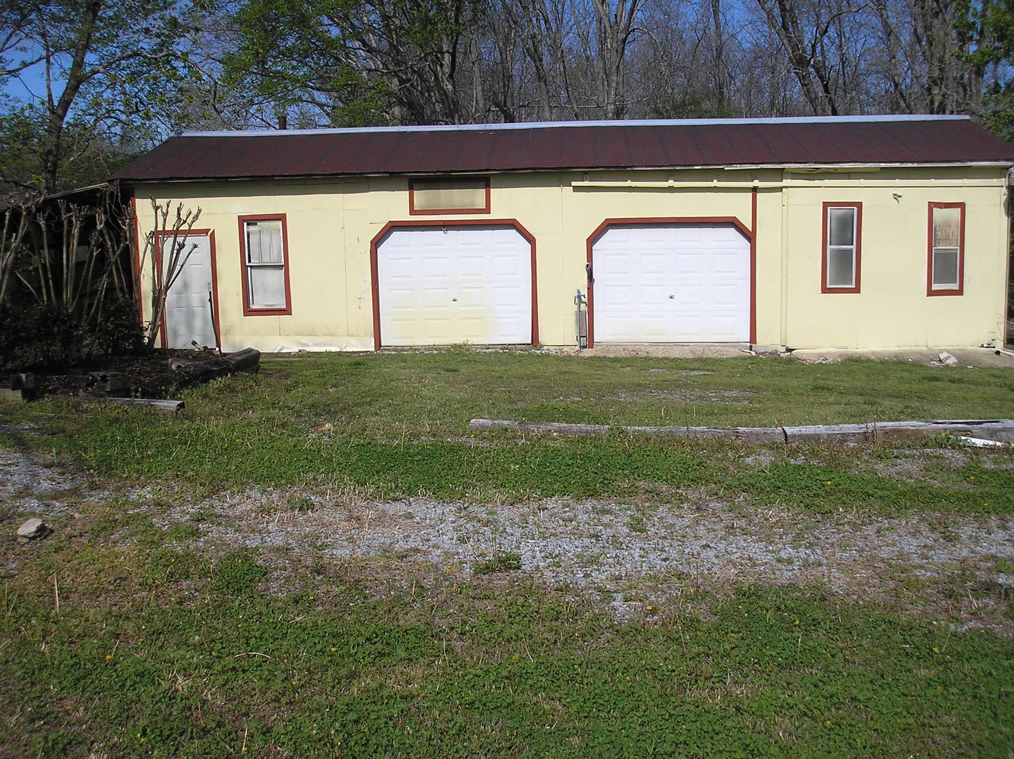 2246 Fall River Road Leoma, TN 38468 - Photo 19 of 22