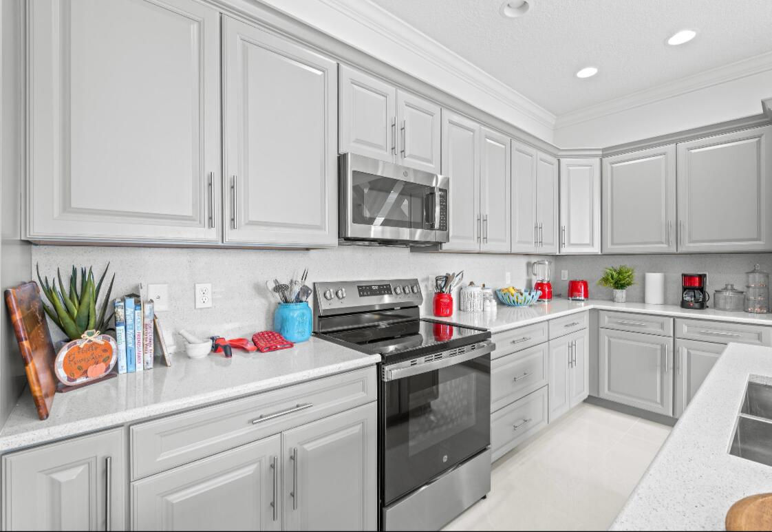 5556 Starfish Road The Acreage, FL 33470 - Photo 29 of 34 Kitchen