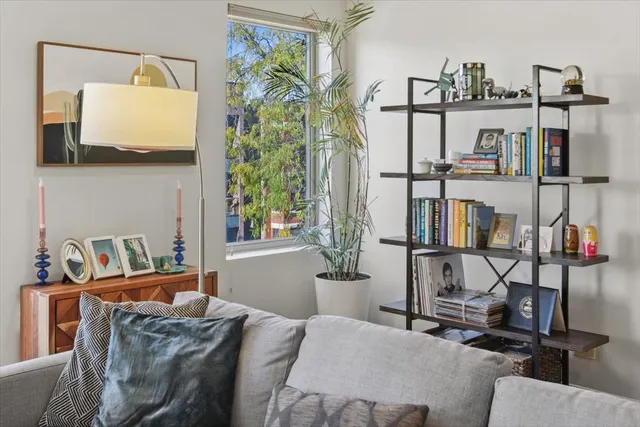 $539,000 | 1533 North Campbell Avenue, Unit 3, Chicago, IL 60622