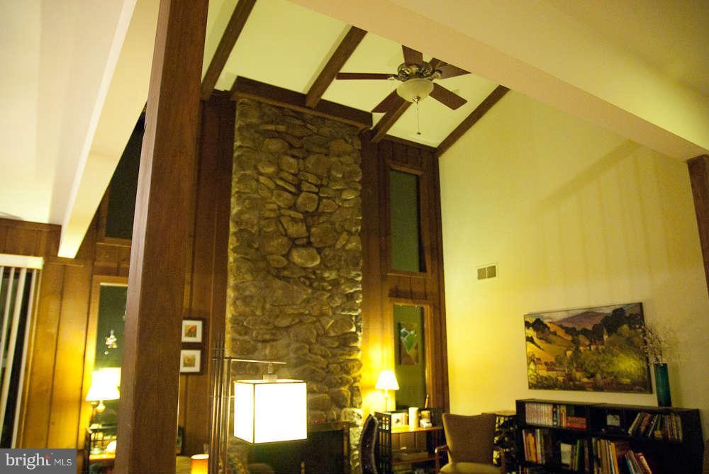7324 Hooking Road McLean, VA 22101 - Photo 11 of 17 Family Room