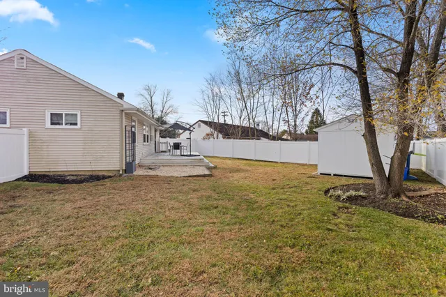 a house view with yard