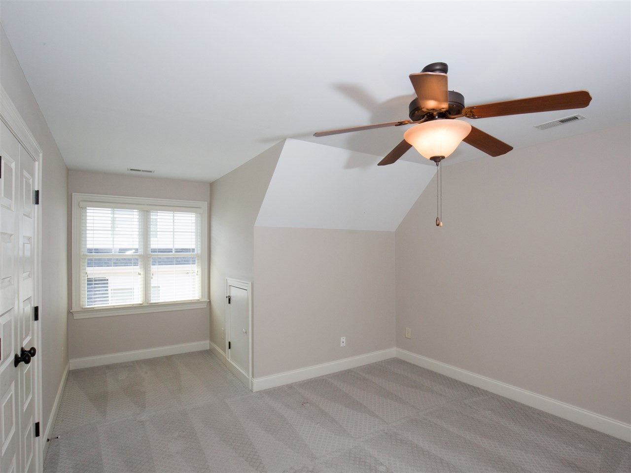 2749 Oberlin Road, Unit 101 Raleigh, NC 27608 - Photo 20 of 24 Photo 20