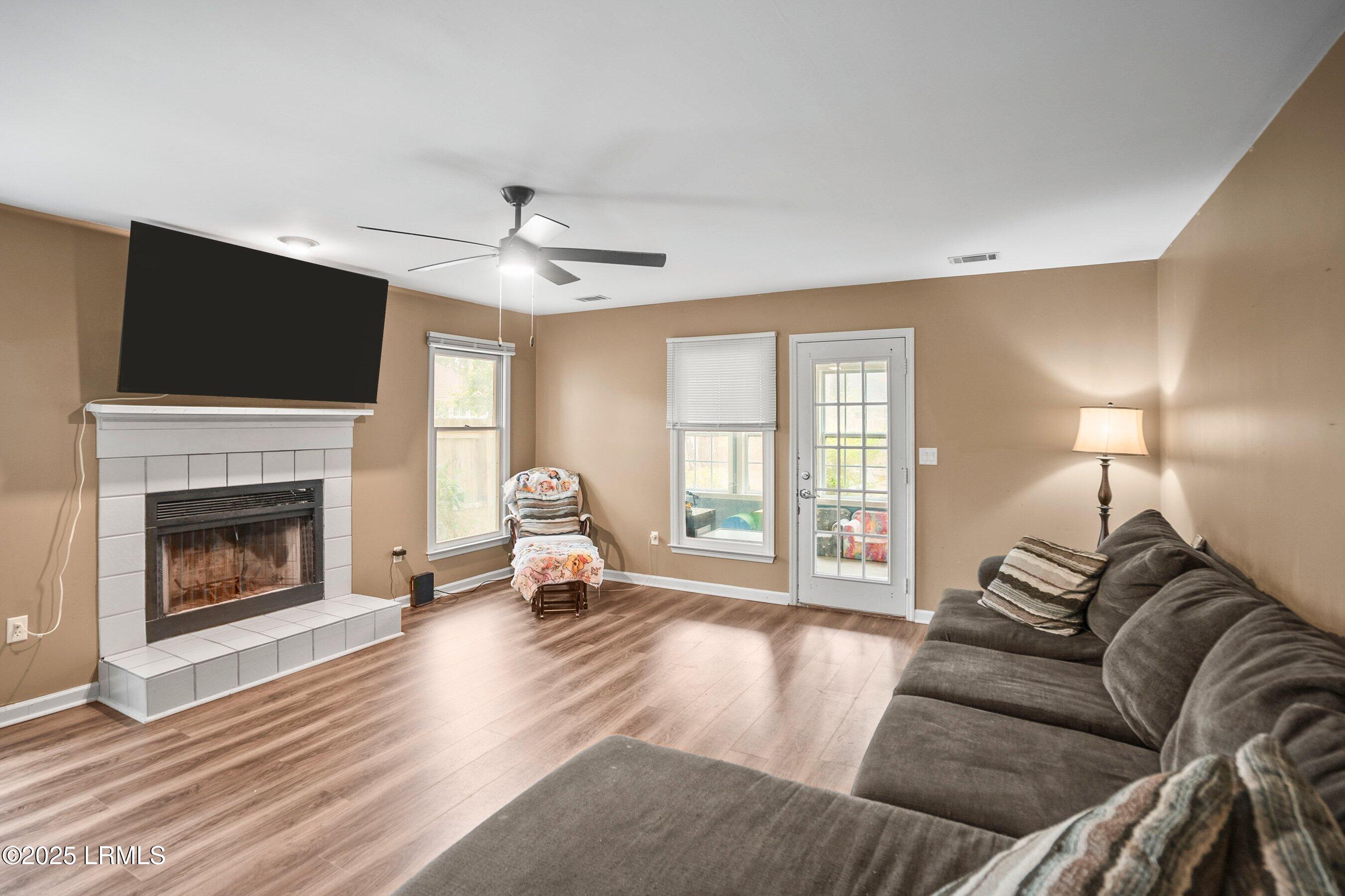 2605 Joshua Circle Beaufort, SC 29902 - Photo 3 of 43 DSC05974-30.jpg-SMALL