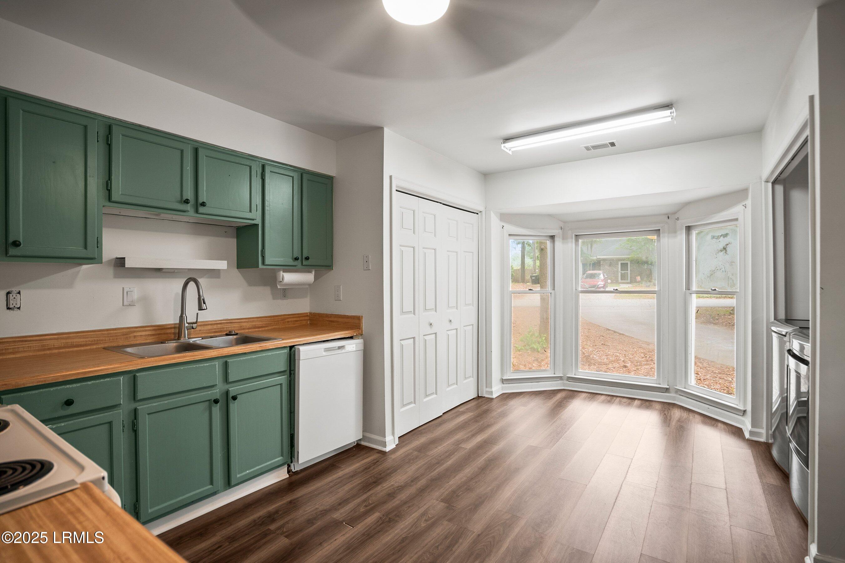 2605 Joshua Circle Beaufort, SC 29902 - Photo 6 of 43 DSC05989-45.jpg-SMALL