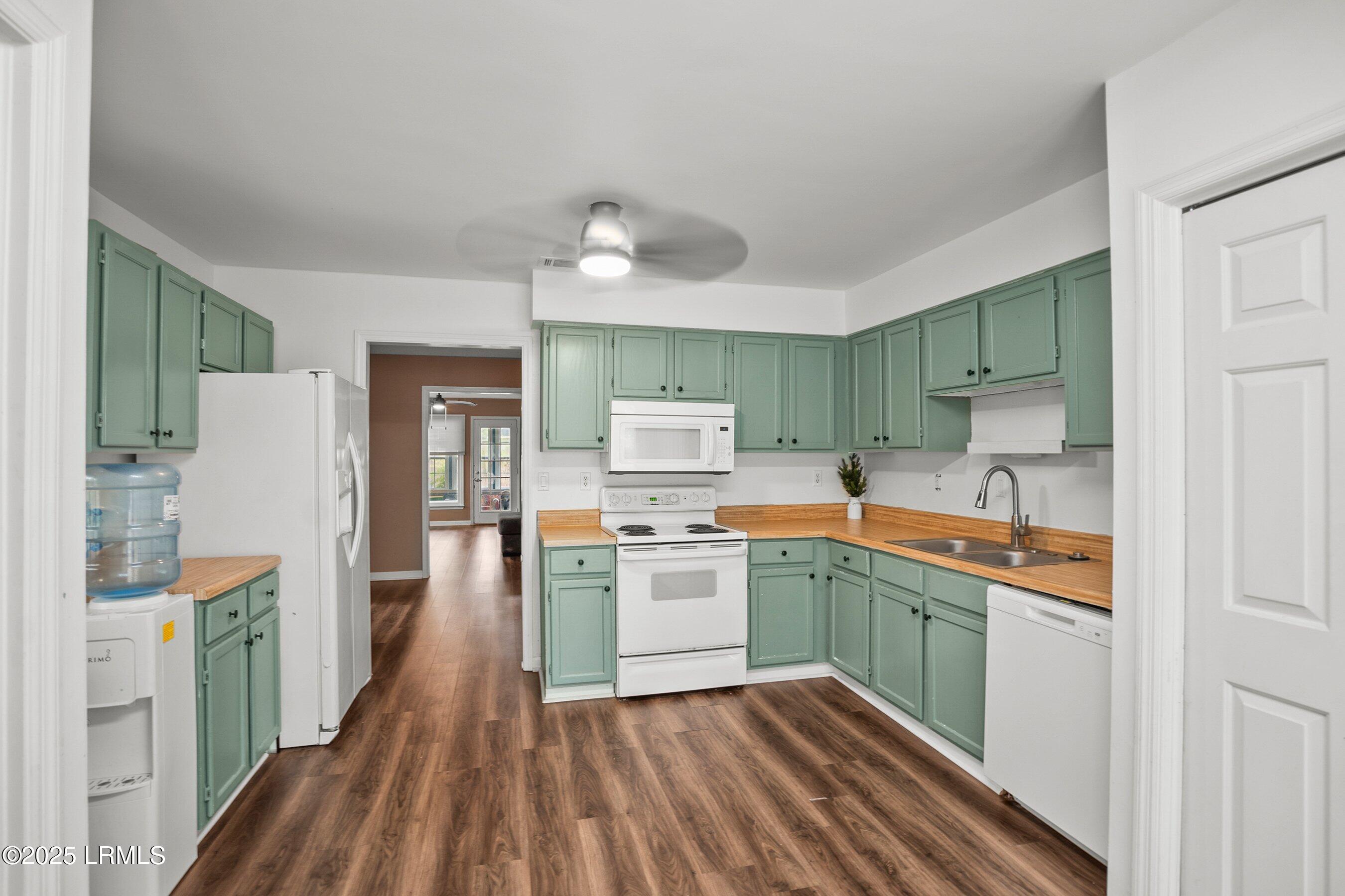 2605 Joshua Circle Beaufort, SC 29902 - Photo 7 of 43 DSC05999-55.jpg-SMALL