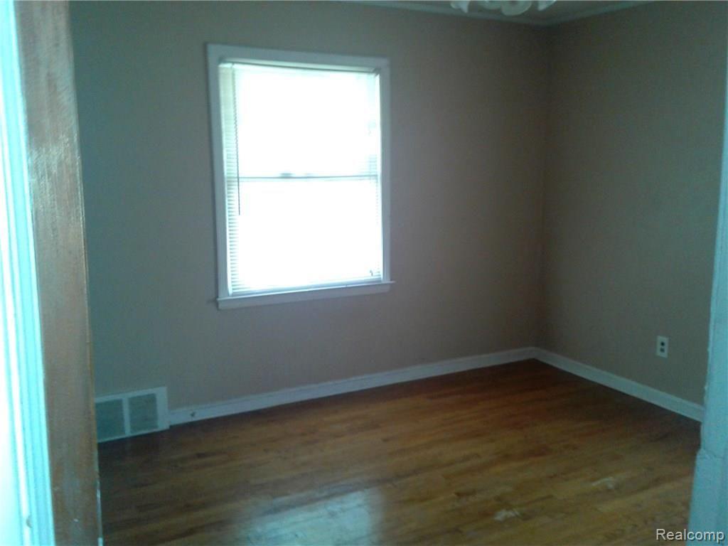 8460 Evergreen Road Detroit, MI 48228 - Photo 11 of 12 Evergreen--bedroom 1.jpg