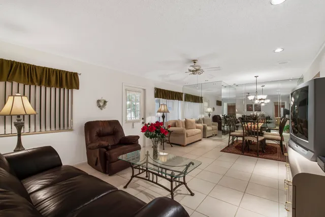 $1,625 | 417 Pine Glen Lane, Unit D2, Greenacres, FL 33463
