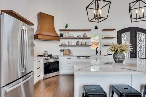 $1,295,000 | 169 Tall Forest Drive, Bastrop, TX 78602