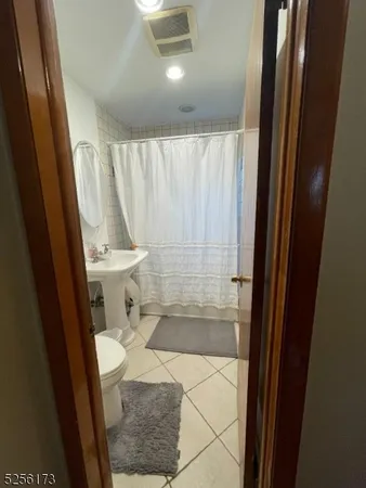 $2,500 | 16 Gifford Court, Unit 1, Maplewood, NJ 07040