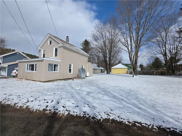 $1,500 | 9 Factory Street, Maryland, NY 12116