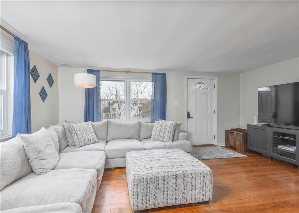 276 Thompsonville Road McMurray, PA 15317 - Photo 3 of 42