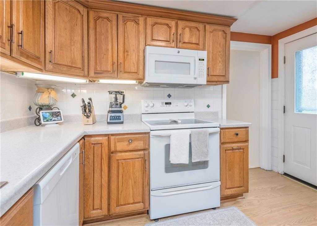 276 Thompsonville Road McMurray, PA 15317 - Photo 6 of 42