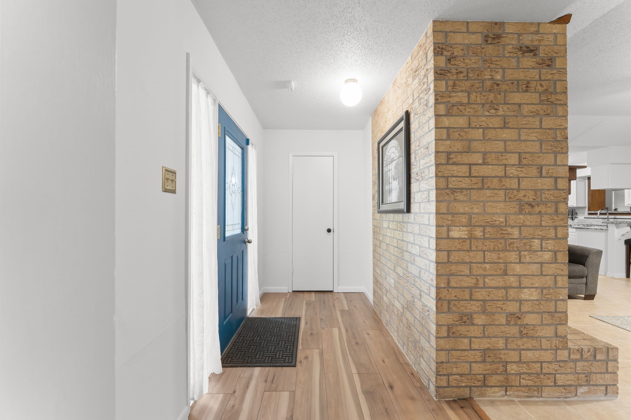 6103 Sunnygate Drive Spring, TX 77373 - Photo 3 of 25 a bathroom with a sink and a shower