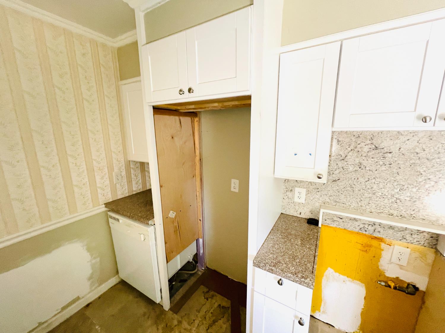 2115 Ruby Court Sacramento, CA 95821 - Photo 16 of 17 a bathroom with a sink and a mirror