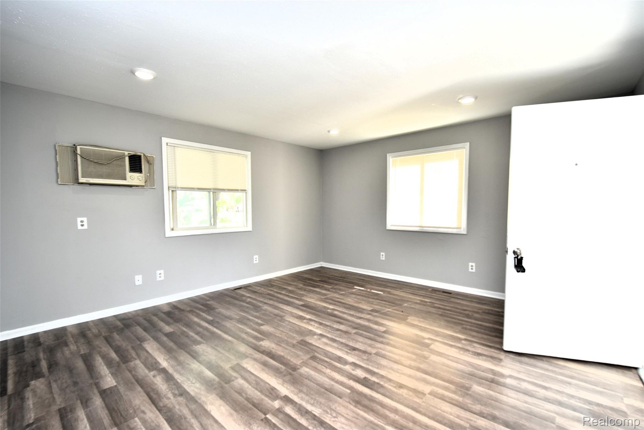 580 Sherman Road Saginaw, MI 48604 - Photo 8 of 24 DSC_9948.JPG