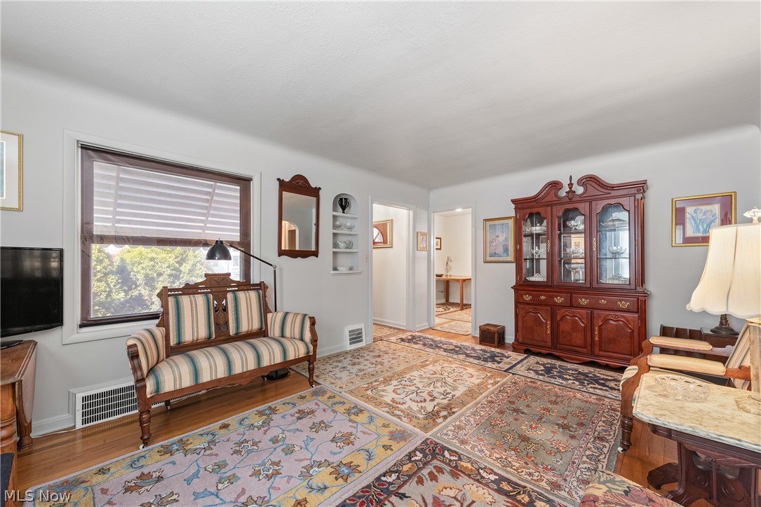 2401 Ralph Avenue Cleveland, OH 44109 - Photo 4 of 47 Gallery Image 4