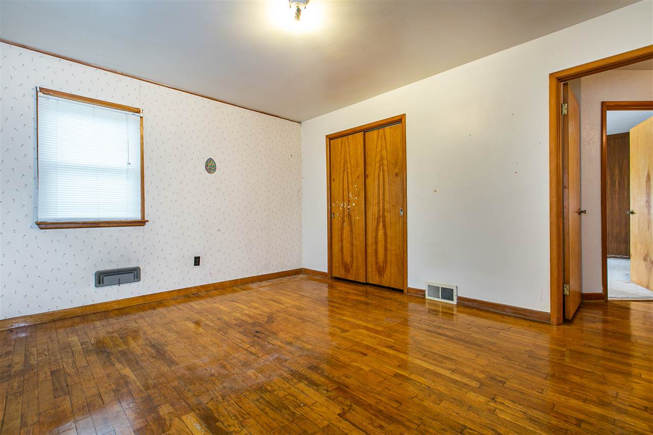 2472 Radford Road Dubuque, IA 52002 - Photo 17 of 25 Gallery Image 17