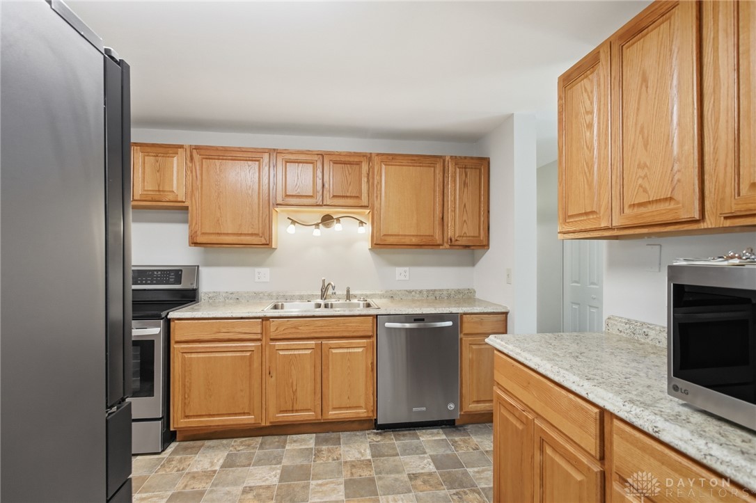 5490 Gander Road West Dayton, OH 45424 - Photo 12 of 43