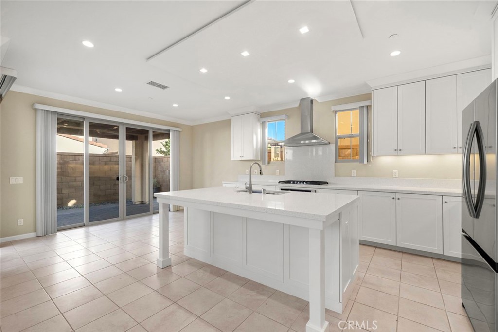 56 Decker Irvine, CA 92620 - Photo 5 of 20