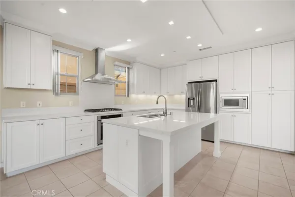 $5,100 | 56 Decker, Irvine, CA 92620