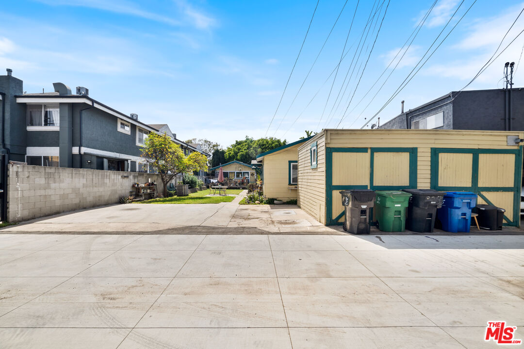 1747 9th Street Santa Monica, CA 90404 - Photo 24 of 24 a view of a house with a patio