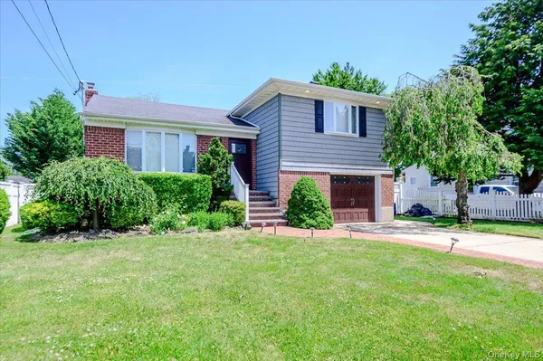 $920,000 | 2419 Rockville Centre Parkway, Oceanside, NY 11572