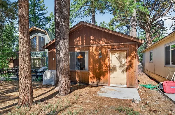 $165,000 | 457 Los Angeles, Sugarloaf, CA 92386