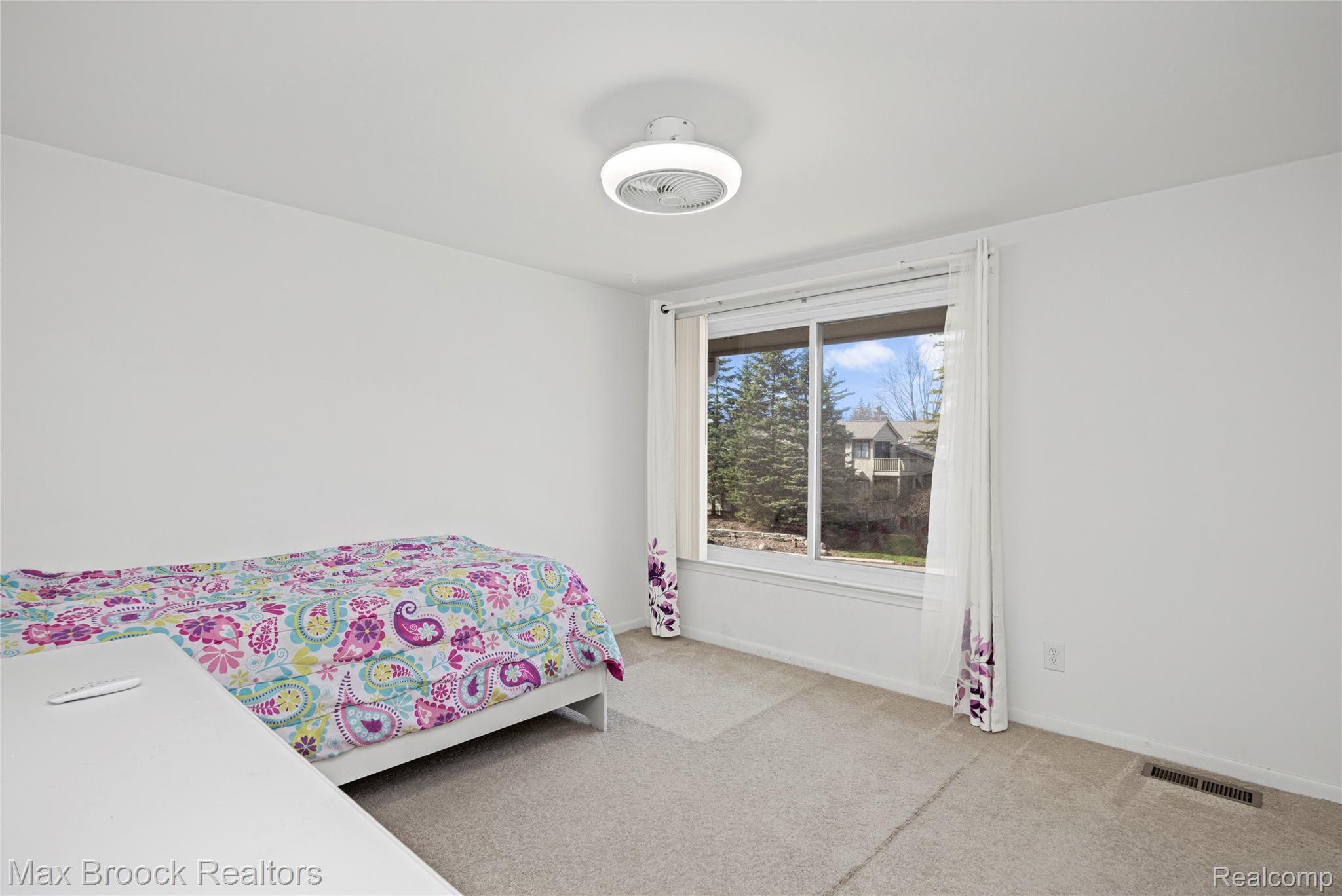 7451 Pebble Point West Bloomfield, MI 48322 - Photo 25 of 50