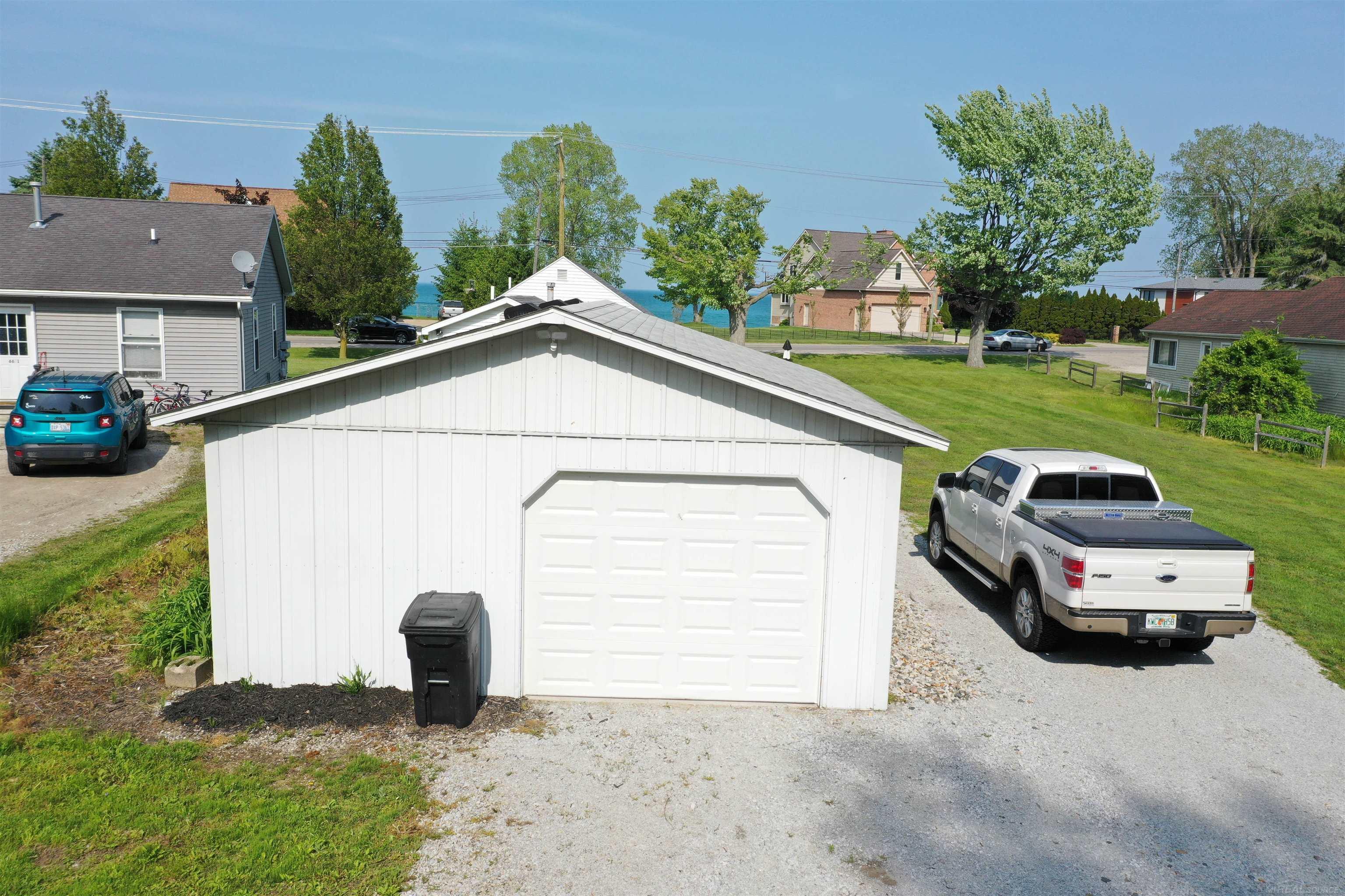 6625 Lakeshore Road Lakeport, MI 48059 - Photo 6 of 59