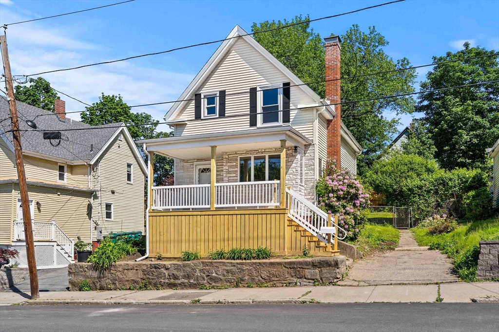 28 Hawthorne Street Lynn, MA 01902 - Photo 3 of 34