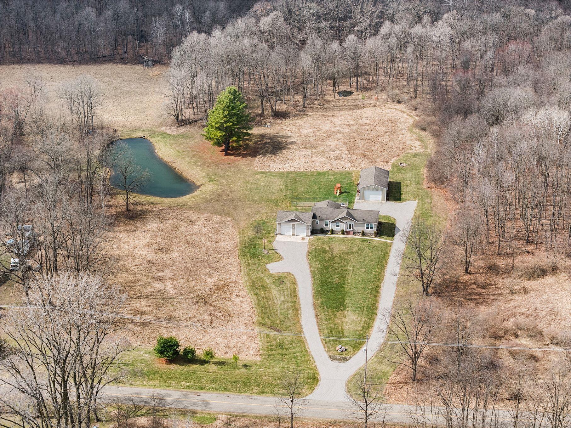 9492 Sayers Road Munith, MI 49259 - Photo 2 of 49 028_file_1020