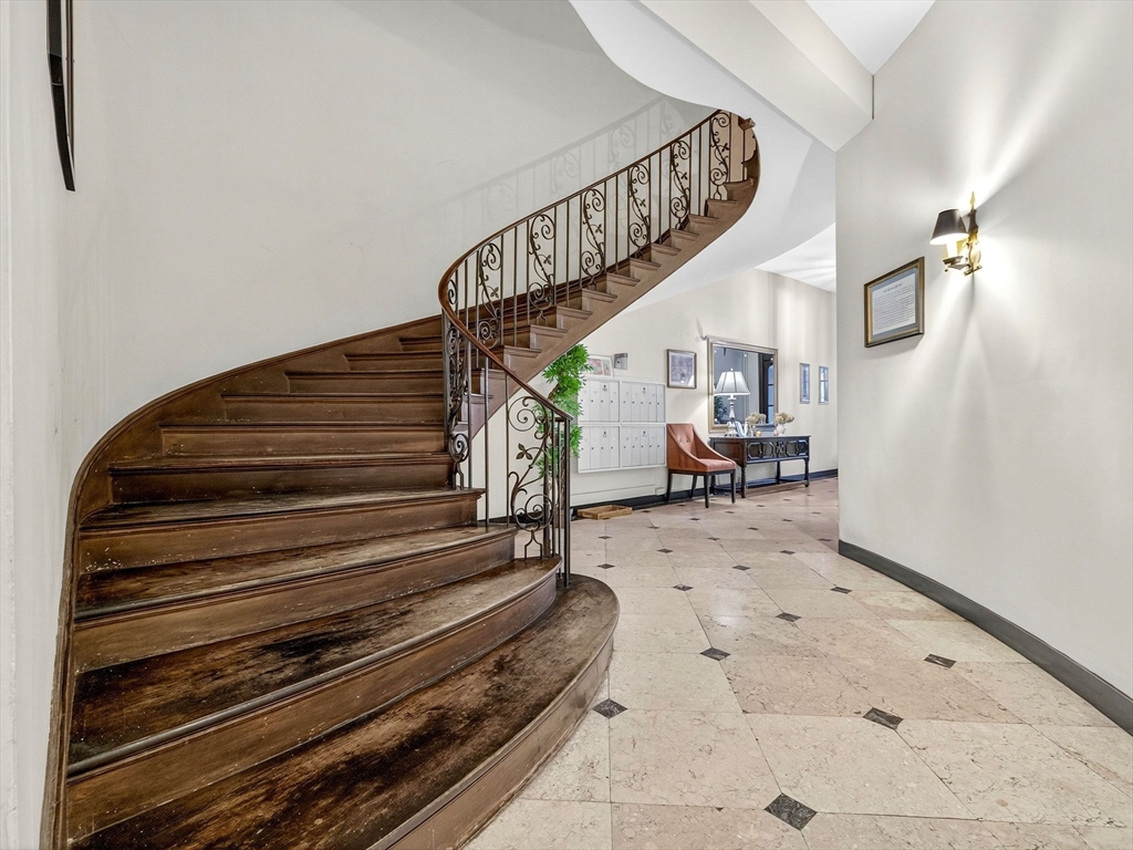 93 Beacon Street, Unit 5 Boston, MA 02108 - Photo 8 of 10 a view of entryway