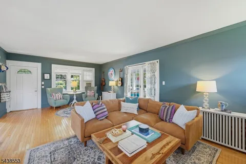 $825,000 | 154 Garfield Place, Maplewood, NJ 07040