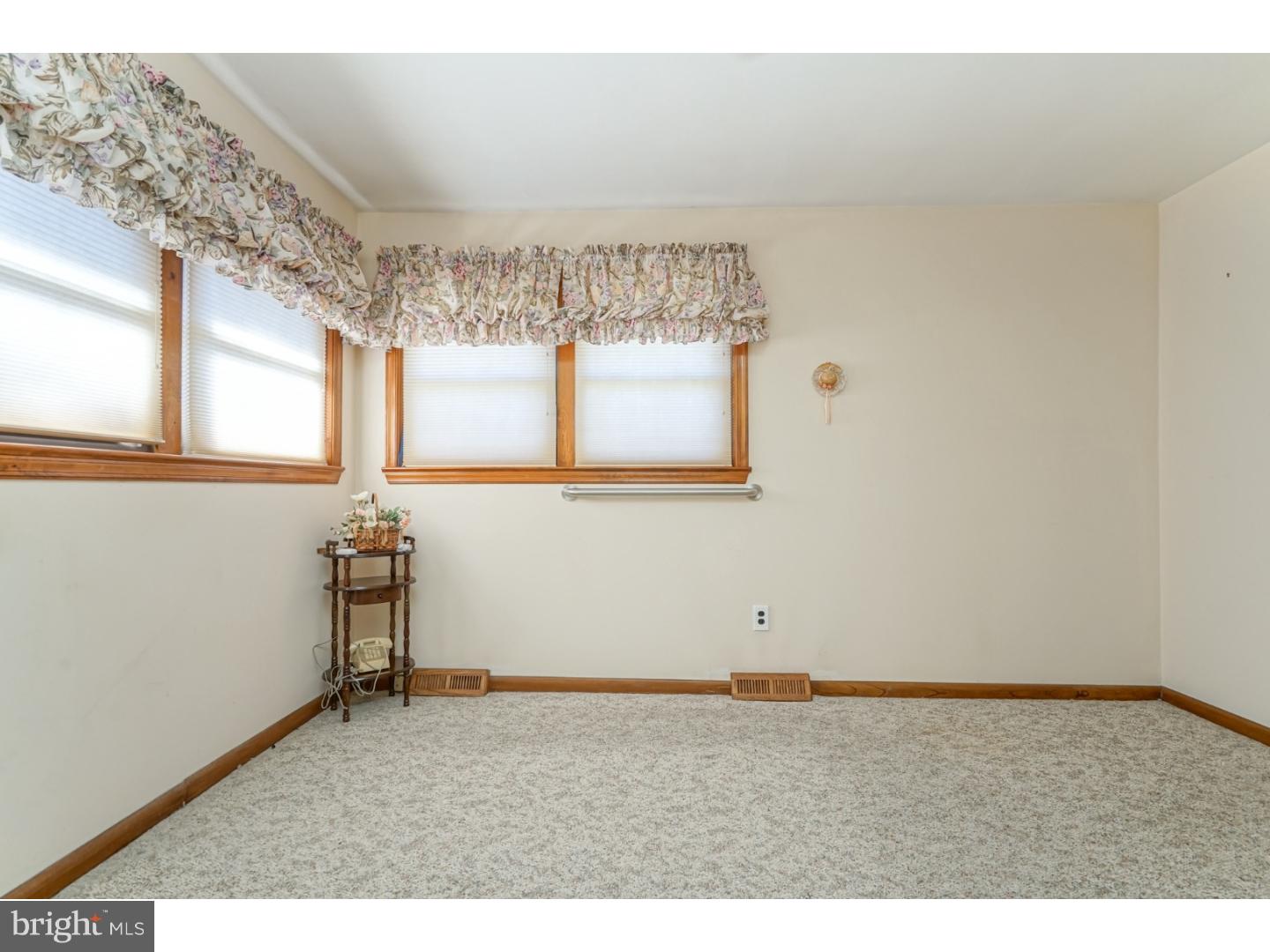31 Laurel Road Clementon, NJ 08021 - Photo 14 of 25 Bedroom - Main