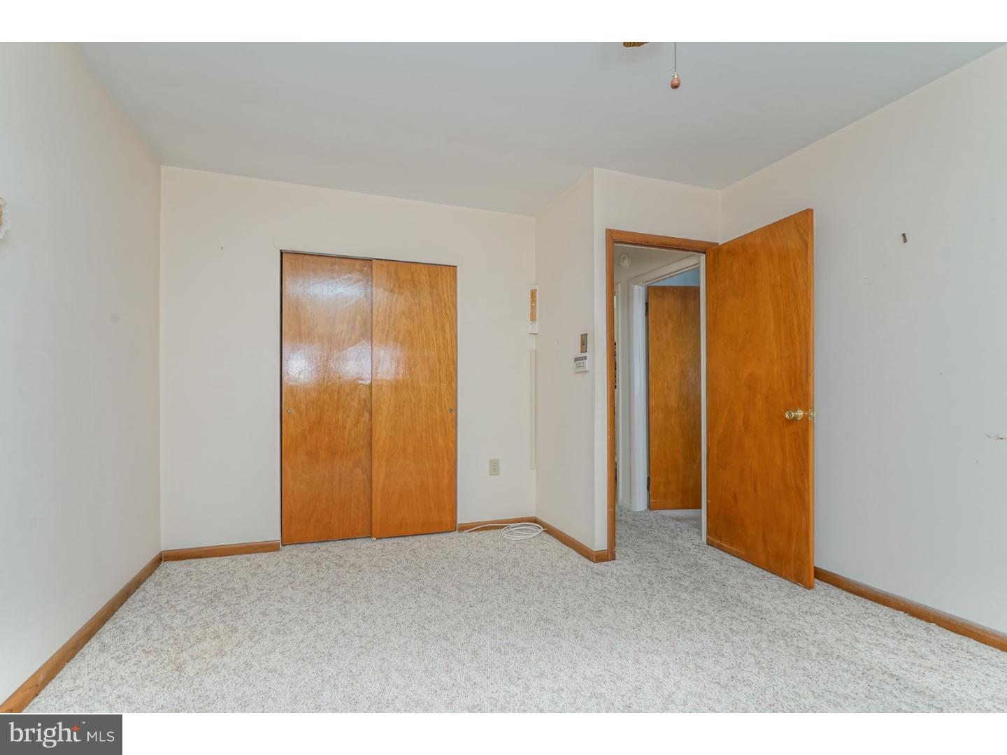 31 Laurel Road Clementon, NJ 08021 - Photo 15 of 25 Bedroom - Main