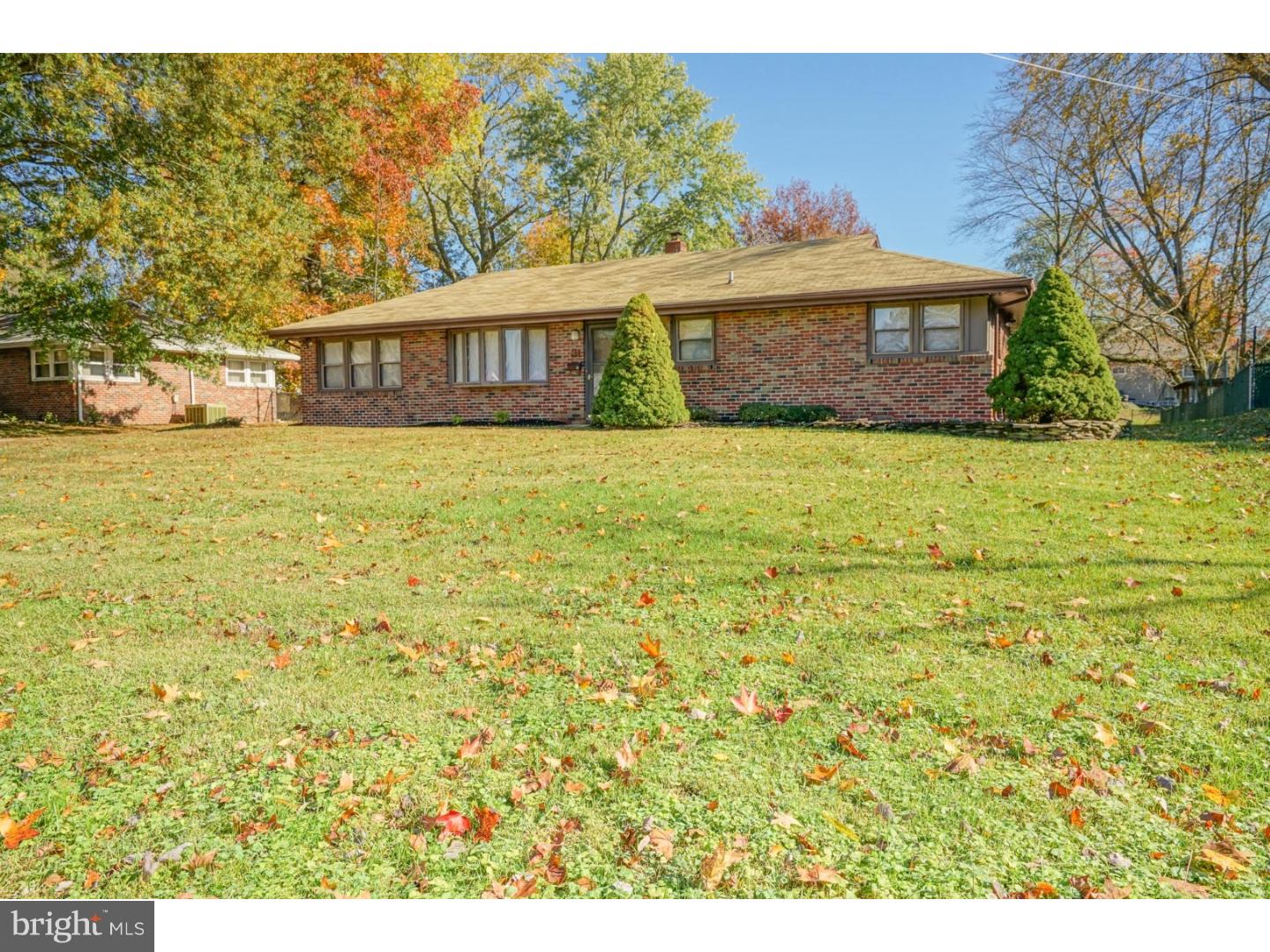 31 Laurel Road Clementon, NJ 08021 - Photo 25 of 25 Front Yard