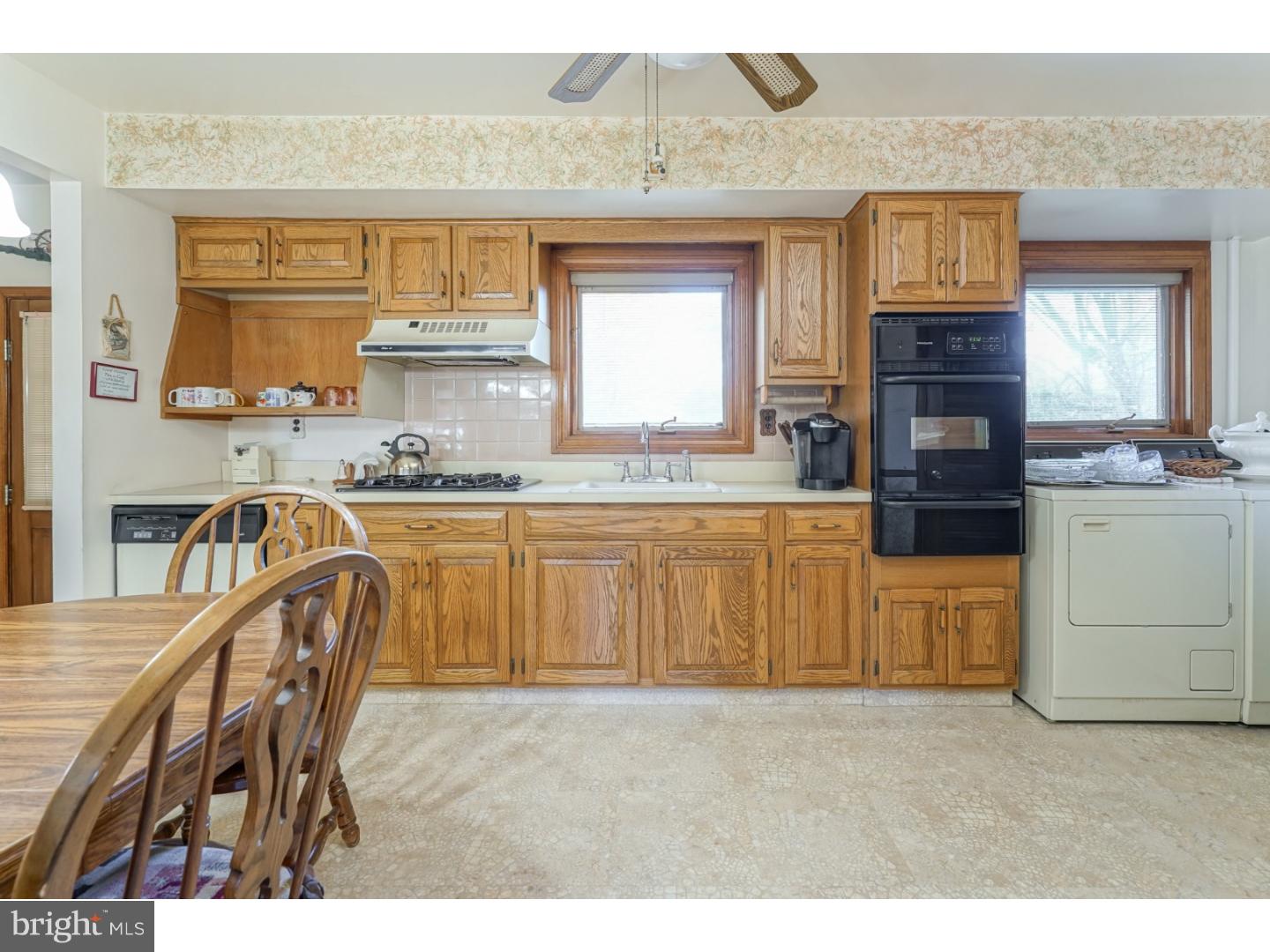 31 Laurel Road Clementon, NJ 08021 - Photo 6 of 25 Kitchen