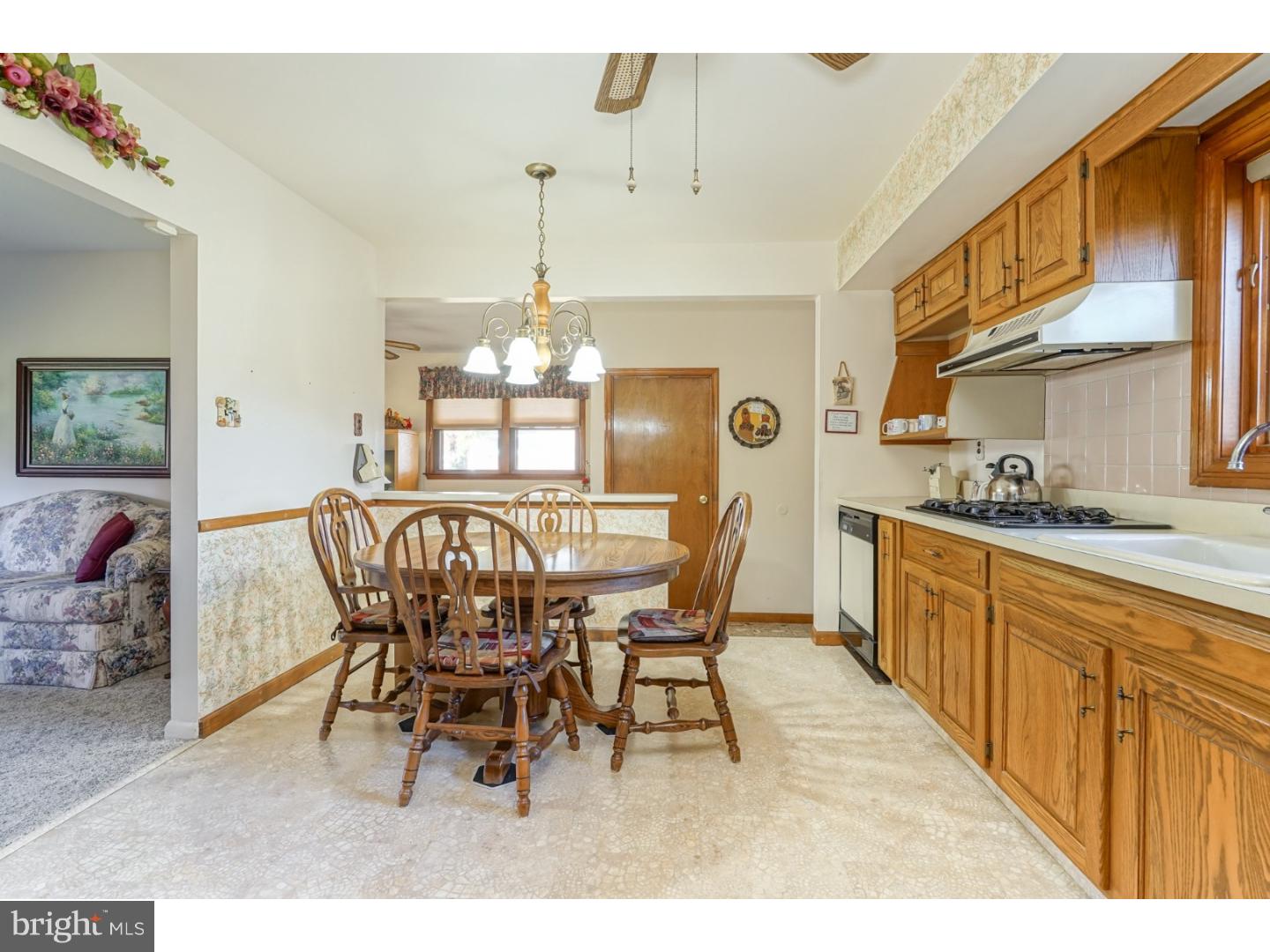 31 Laurel Road Clementon, NJ 08021 - Photo 7 of 25 Kitchen