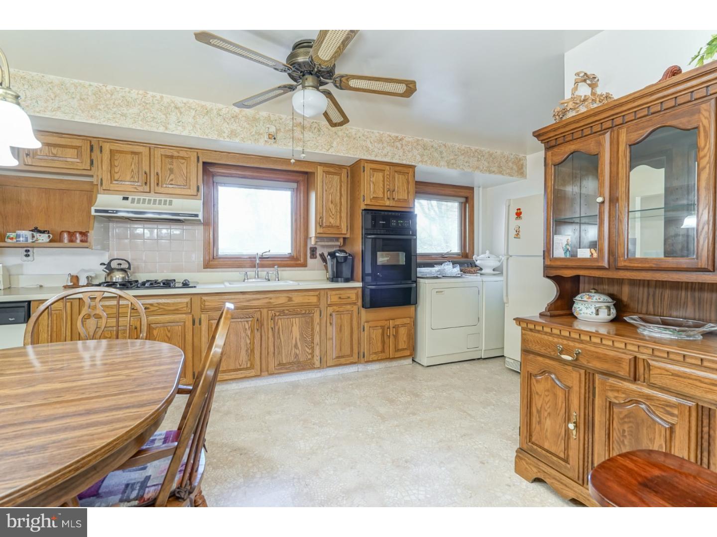 31 Laurel Road Clementon, NJ 08021 - Photo 8 of 25 Kitchen