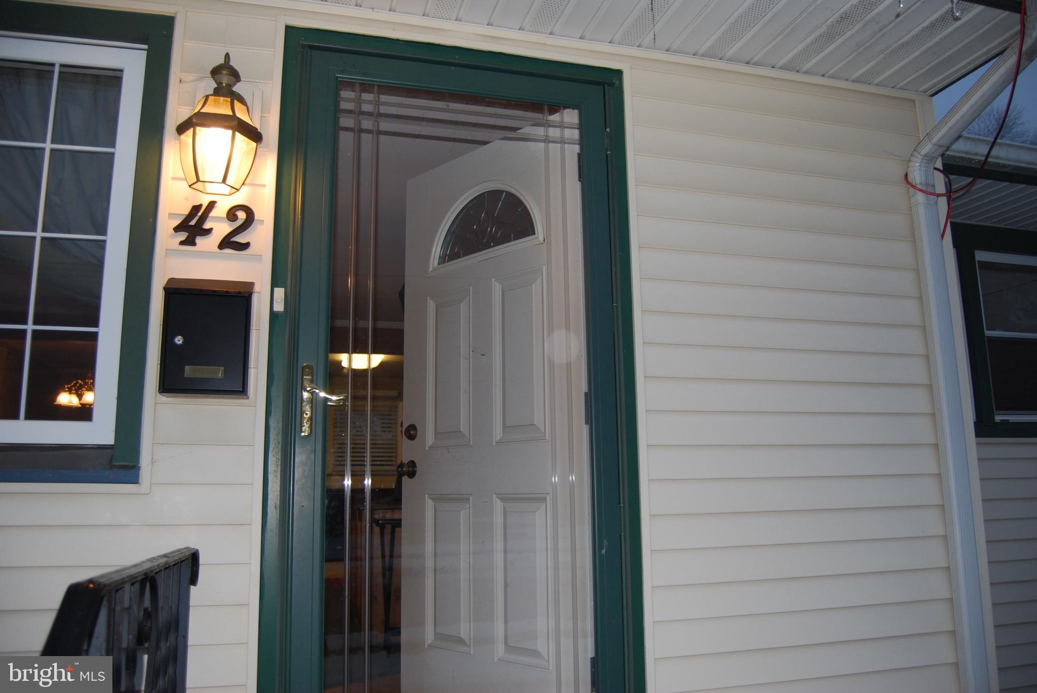 42 Linden Road Burlington, NJ 08016 - Photo 2 of 18 Come On In...