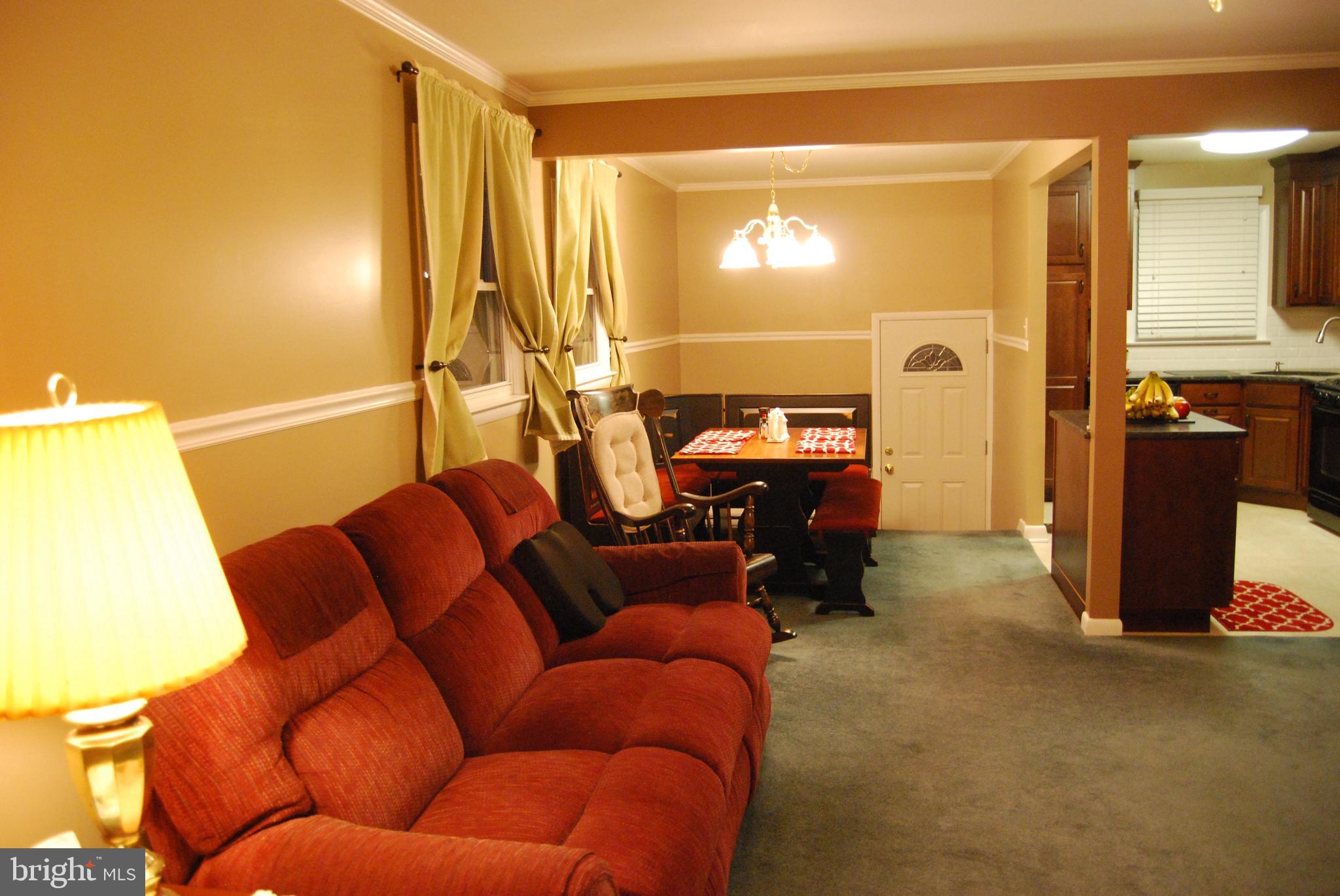 42 Linden Road Burlington, NJ 08016 - Photo 3 of 18 Living Room Area