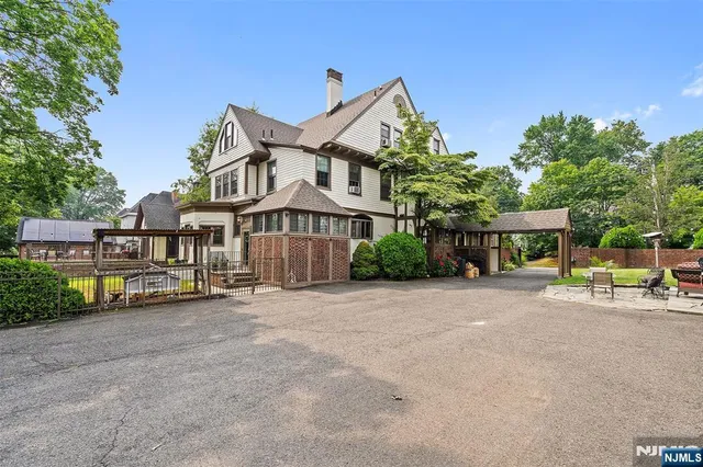 $1,250,000 | 290 Clinton Place, Hackensack, NJ 07601