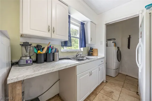 $299,750 | 225 Avacado Court, Fort Myers, FL 33905