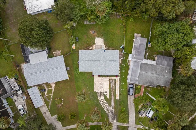 $299,750 | 225 Avacado Court, Fort Myers, FL 33905