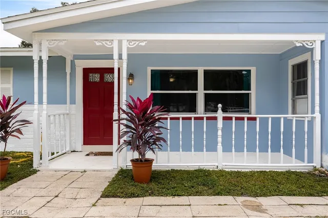 $299,750 | 225 Avacado Court, Fort Myers, FL 33905