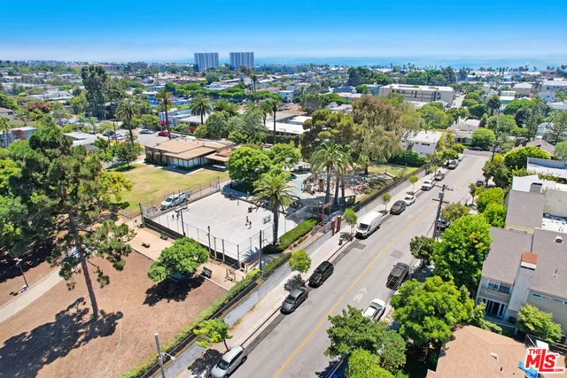 $1,250,000 | 631 Strand Street, Unit 4, Santa Monica, CA 90405