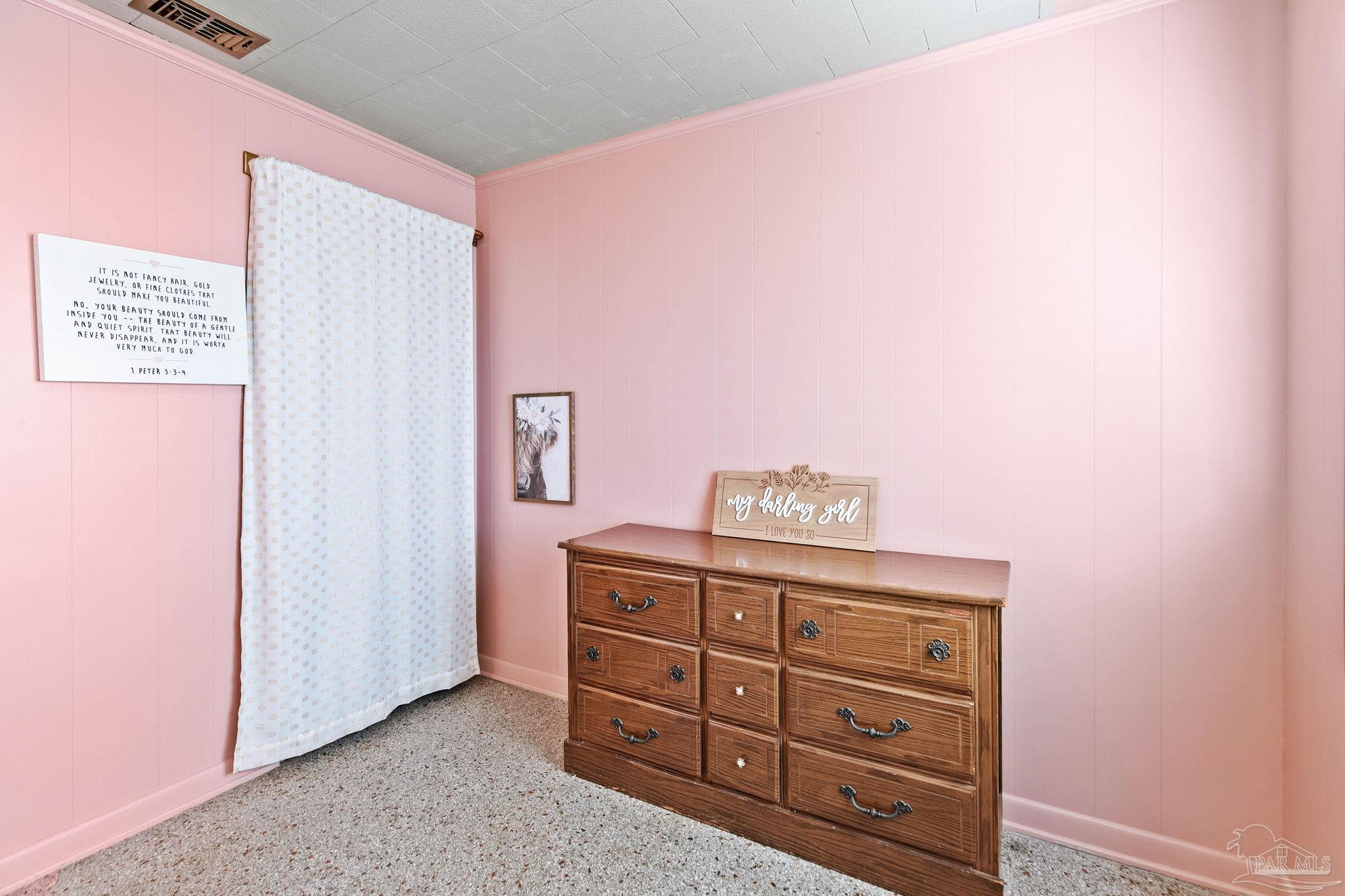 5024 Highway 21 Atmore, AL 36502 - Photo 25 of 38 a view of dresser with window