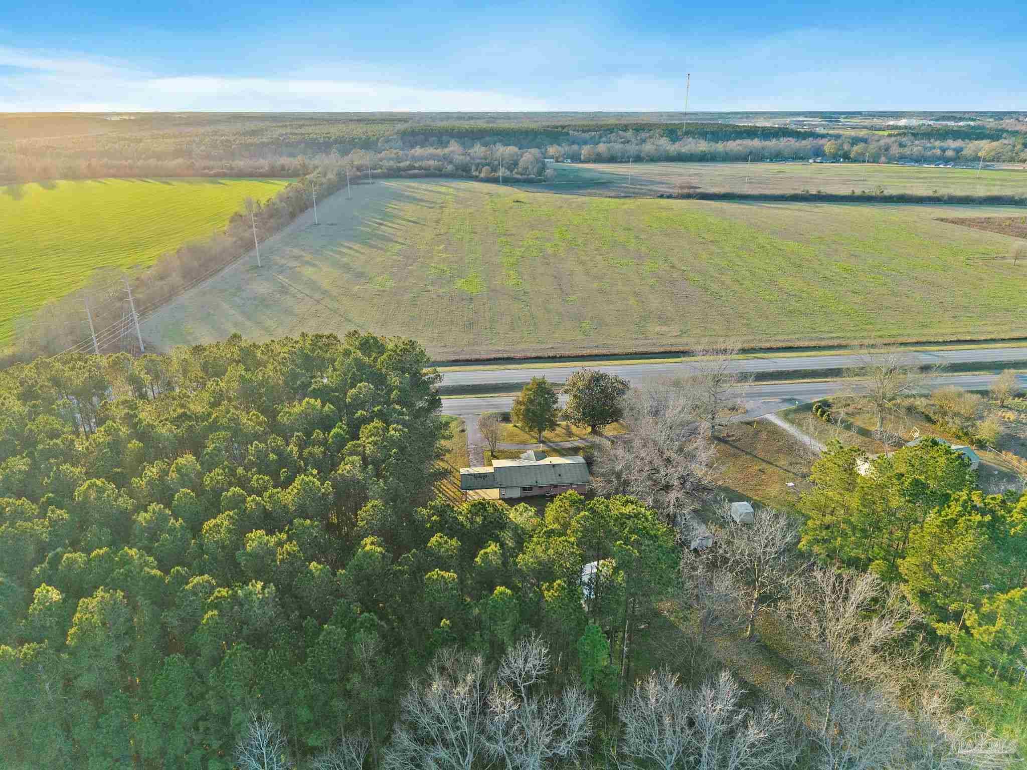 5024 Highway 21 Atmore, AL 36502 - Photo 38 of 38 a view of an ocean and beach