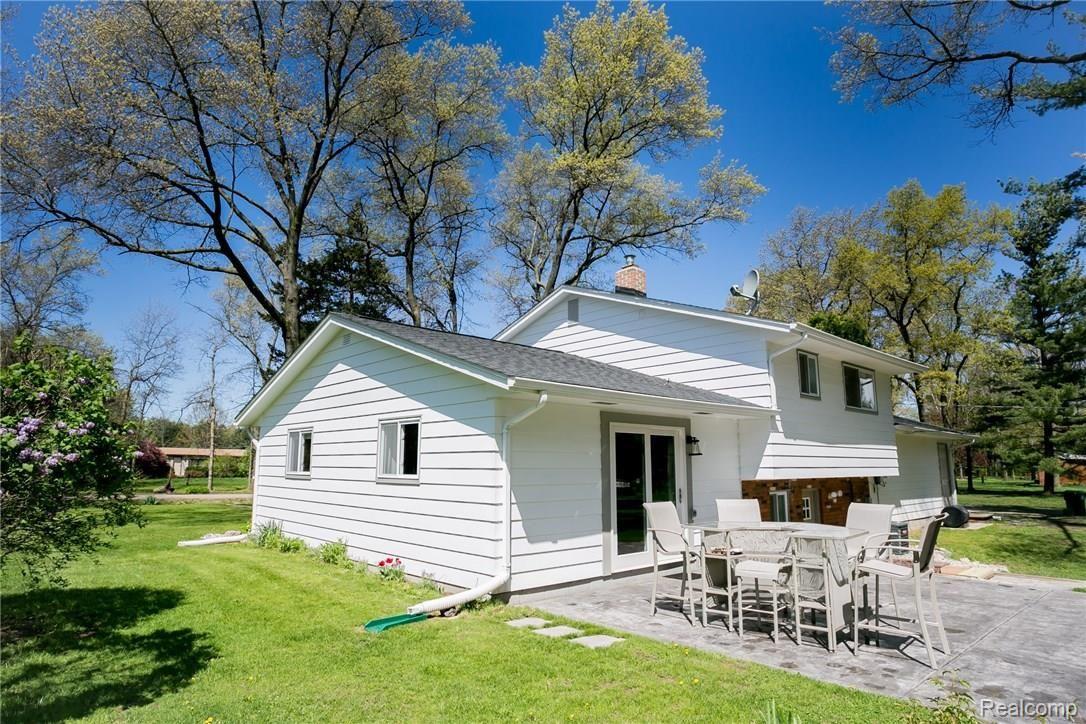 2180 Armond Road Howell, MI 48855 - Photo 8 of 62 IMG_008.jpg