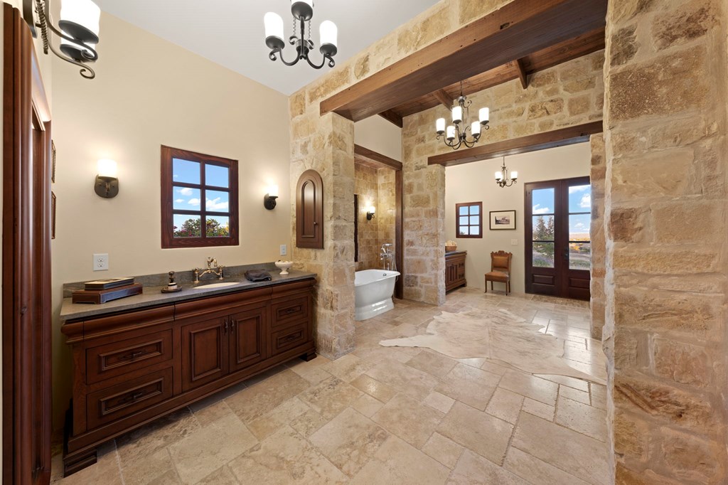 250 Hidden Hills Ranch Road East Kerrville, TX 78028 - Photo 26 of 107